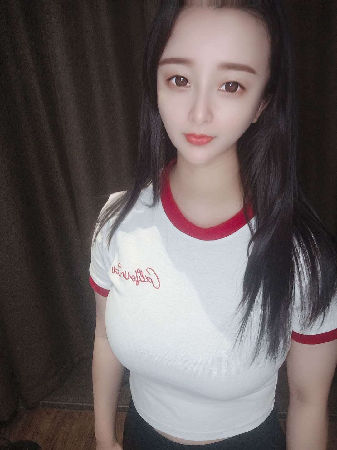 2020/8/13新人38D馨儿